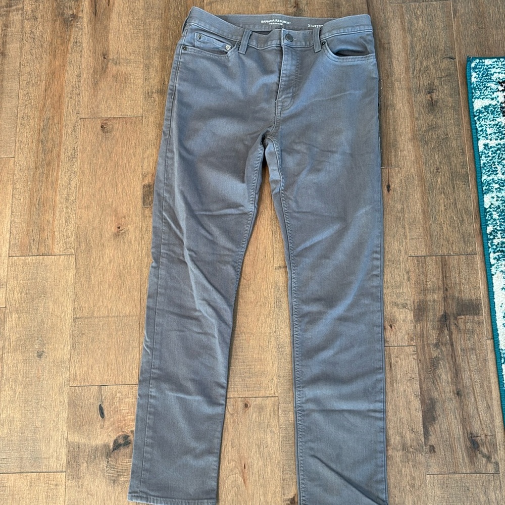 Banana Republic Traveler Chino